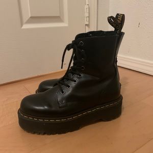 Platform doc marten boots